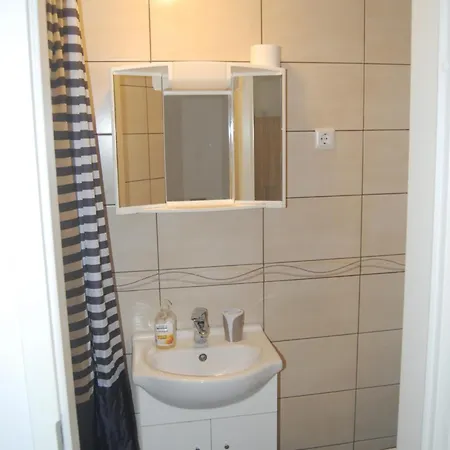 Dana Διαμέρισμα *