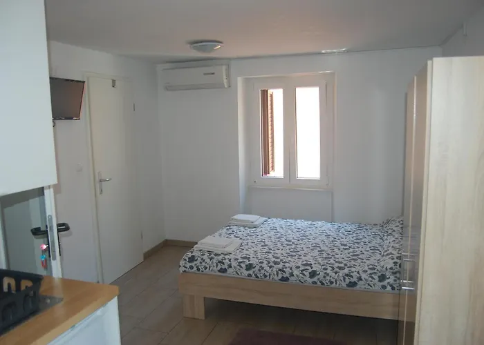 Dana アパート イゾラ